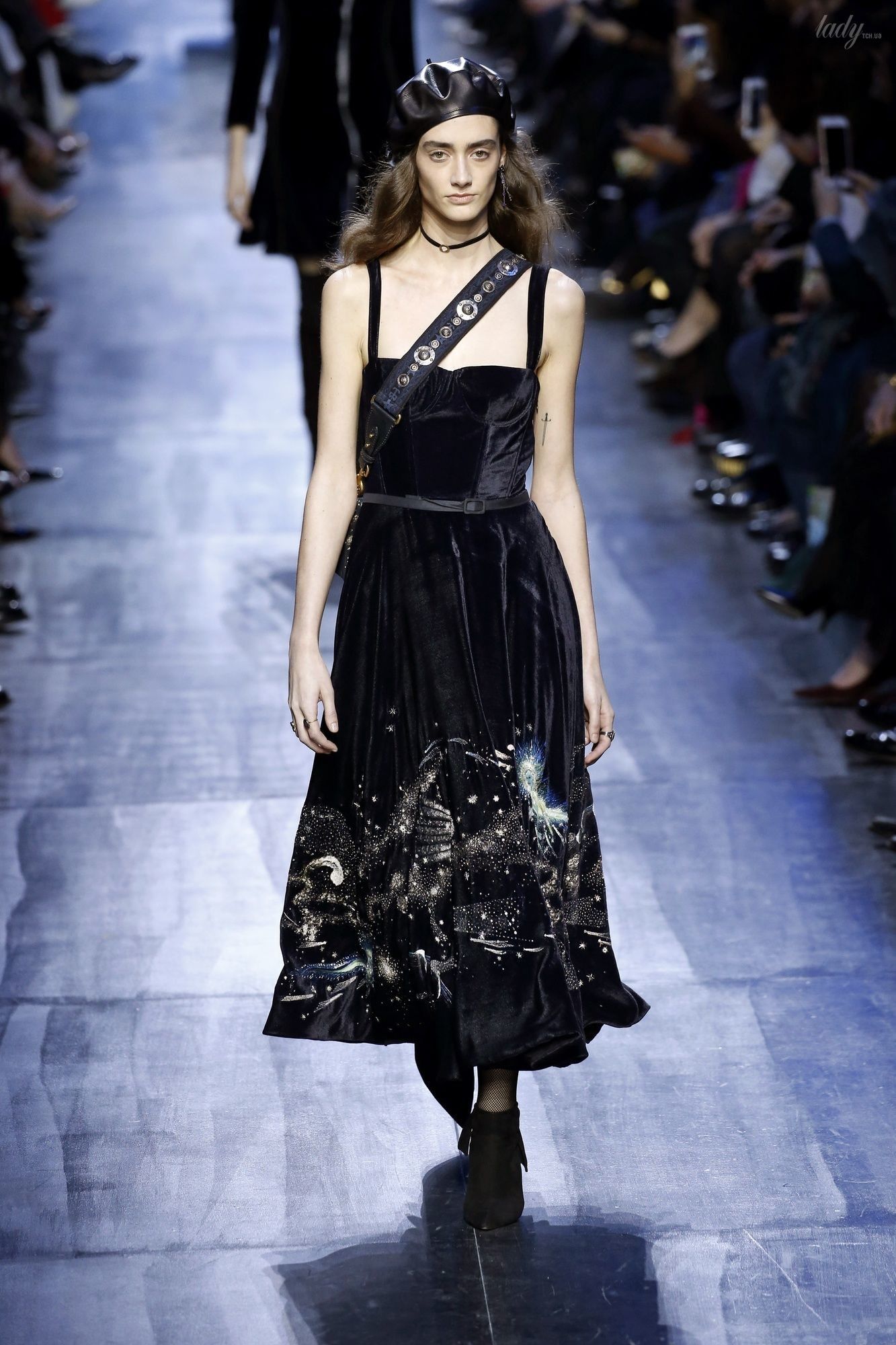 Коллекция Christian Dior прет-а-порте сезона осень-зима 2017-2018_34