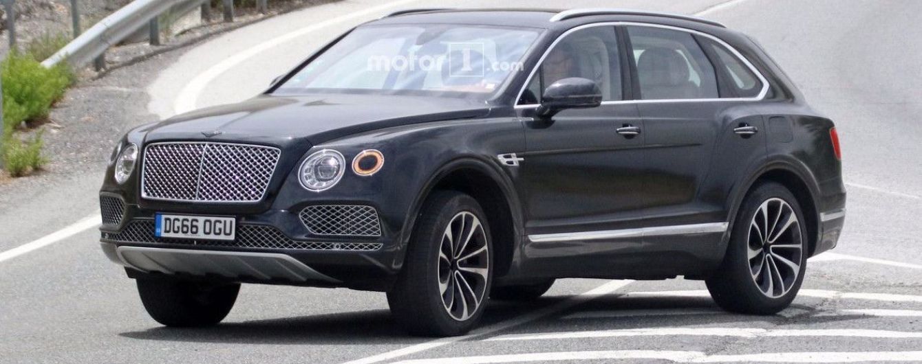 Гибридный Bentley Bentayga выехал на тесты