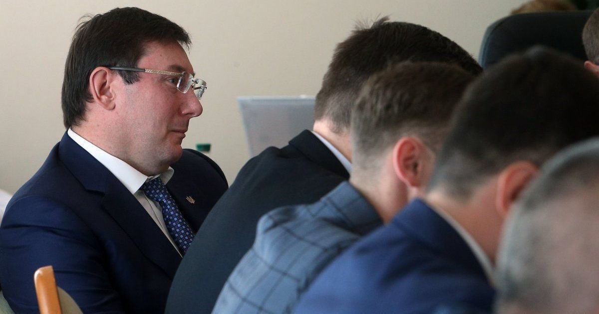 Луценко выступил с громкими обвинениями в адрес Сытника из-за работы ФБР в Украине