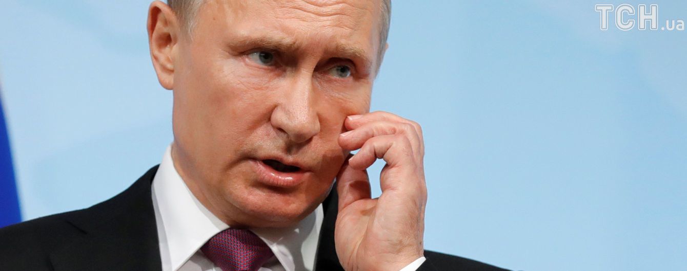 У Путіна розповіли подробиці його телефонної розмови з Порошенком