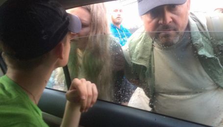 Среди нападавших на секс-лекторий в Киеве опознали парня Виты Завирухи, судимого за расстрел ГАИшников