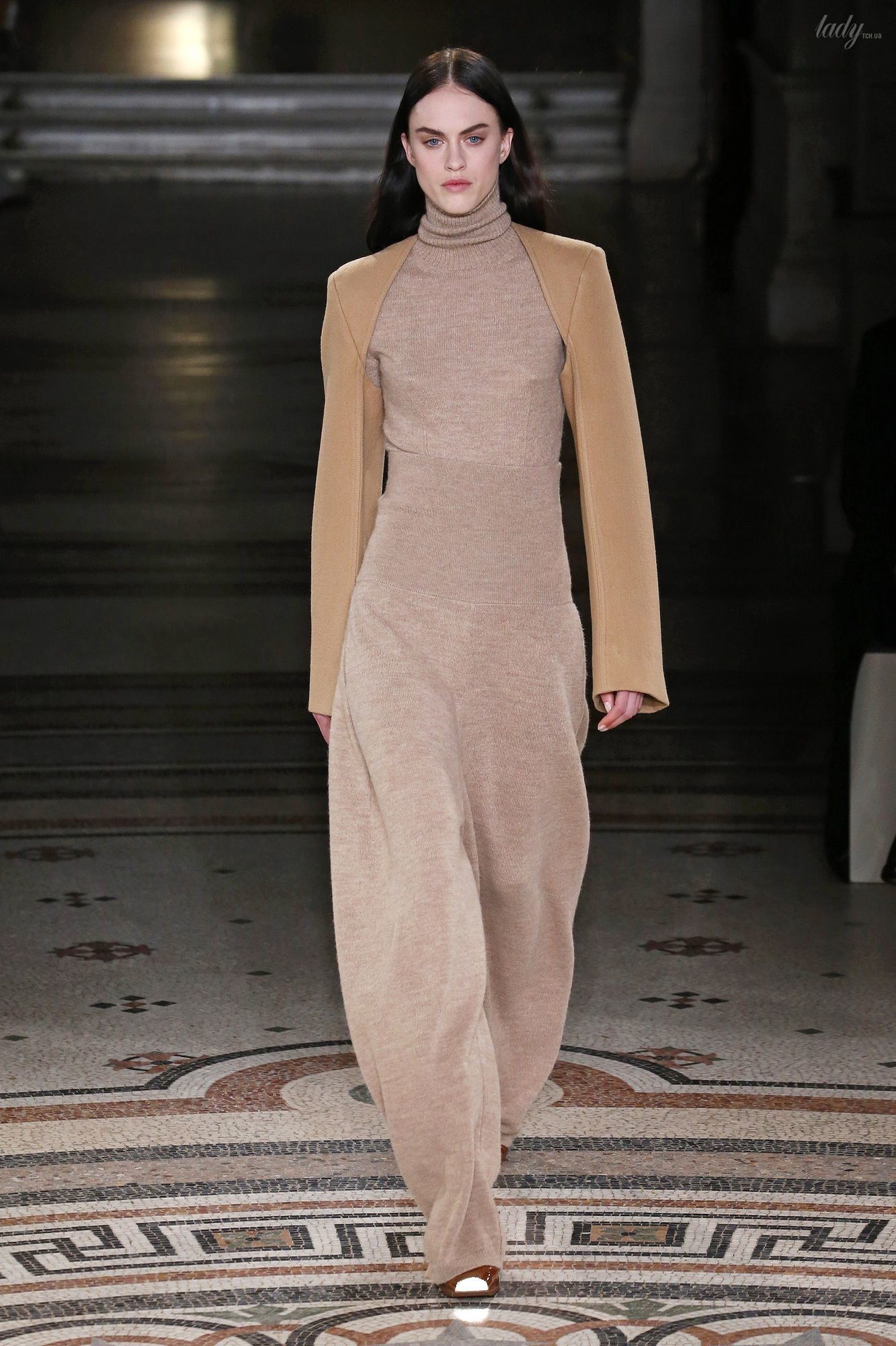 Коллекция Stella McCartney прет-а-порте сезона осень-зима 2017-2018_14