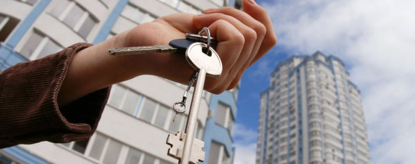 В Торецке переселенцы с линии фронта получили новые квартиры