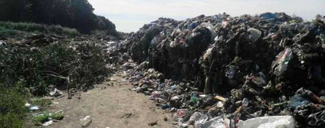 На Київщині виявили 40 тонн львівського сміття