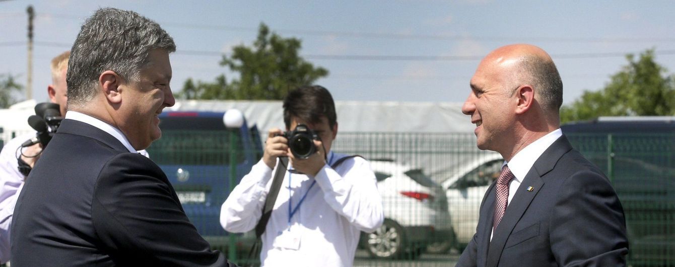 Україна та Молдова у серпні запустять автомобільний рух мостом через Дністер