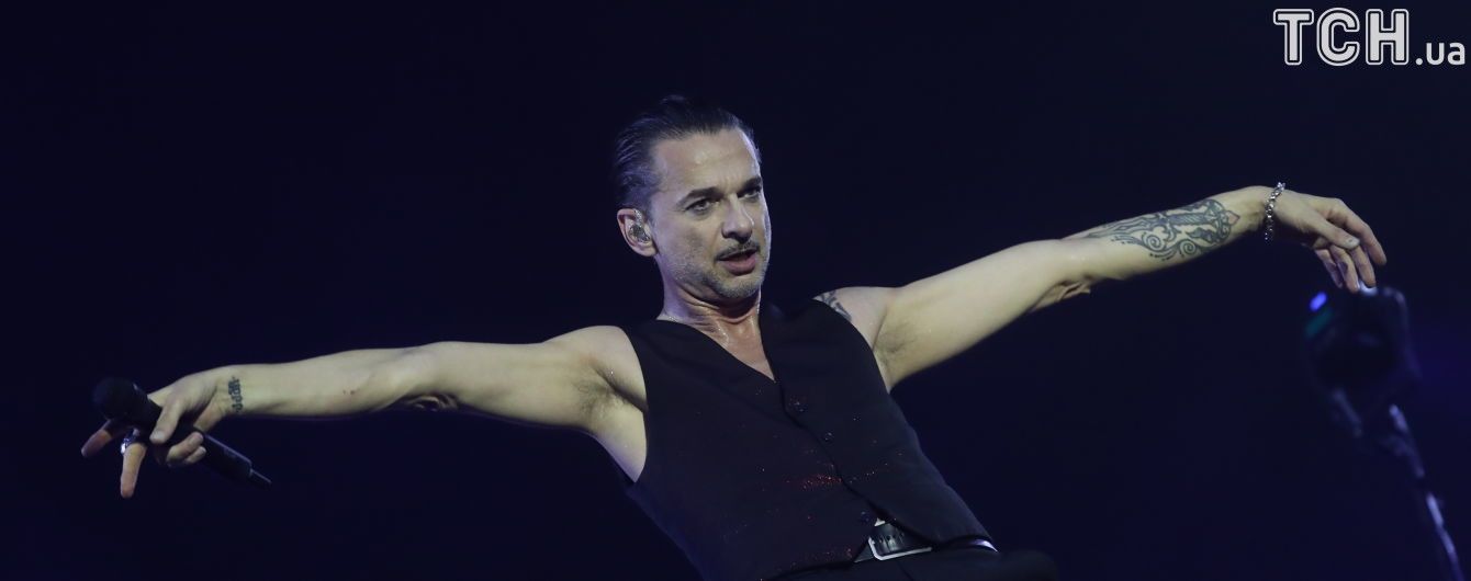 В Киеве образовались огромные очереди на концерт Depeche Mode