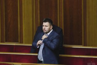 Суд заочно взял под стражу экс-министра-беглеца Клименко