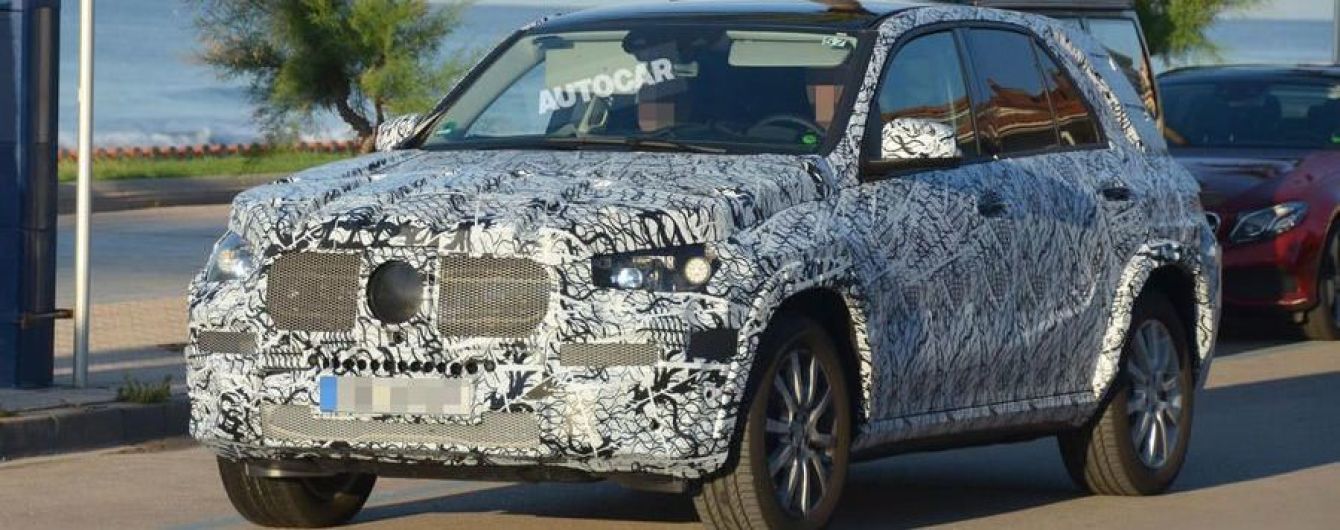 Фотошпионам удалось заснять "заряженную" версию нового Mercedes-Benz AMG GLE 63