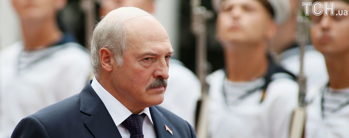 Помацай для впевненості: Лукашенко прокоментував чутки про власний інсульт