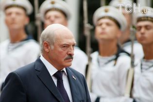 "Кому-то в России неймется". Лукашенко возмутился "приватизацией" победы во Второй мировой