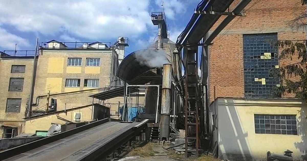 Масштабное наступление на "теневой" спирт: на десятках заводов проводят обыски
