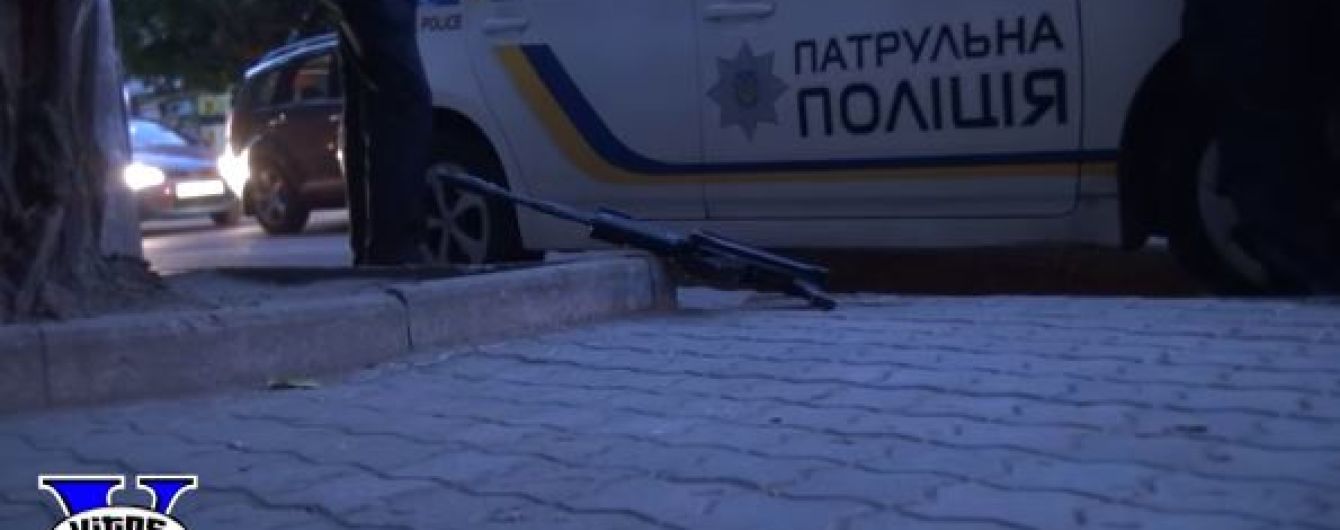У Мережі оприлюднили радіоперехоплення розмови патрульних та відео стрілянини у Дніпрі