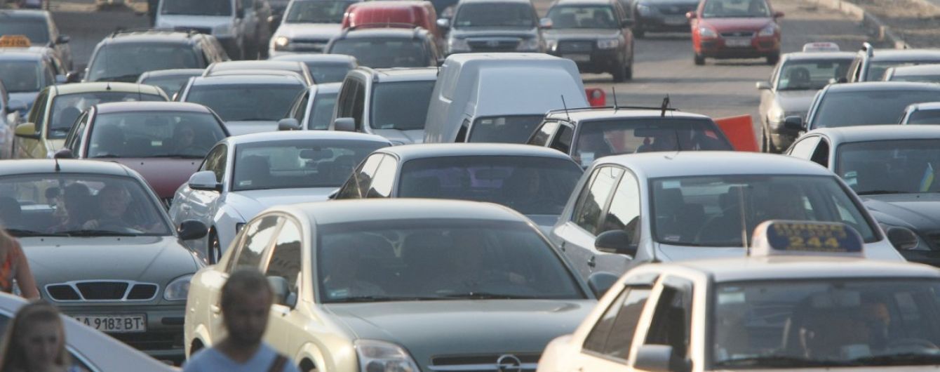 У Києві на чотири дні обмежать рух транспорту центральними вулицями