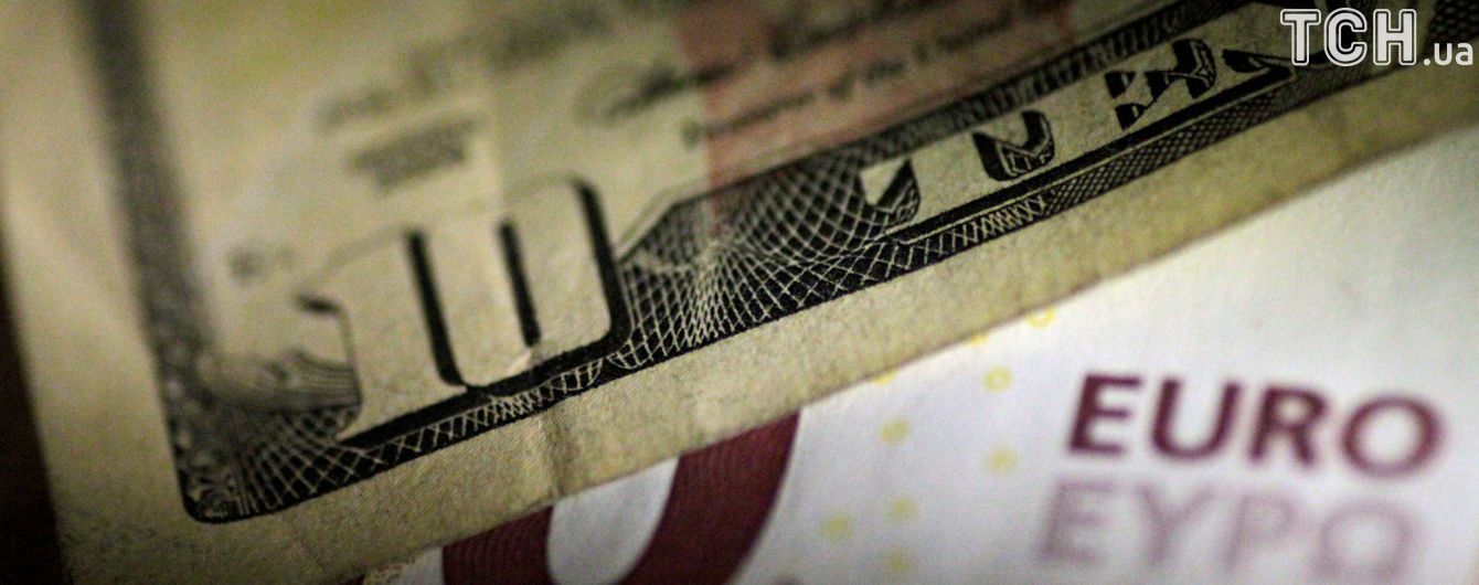 Долар і євро здорожчали в курсах Нацбанку на 9 січня. Інфографіка