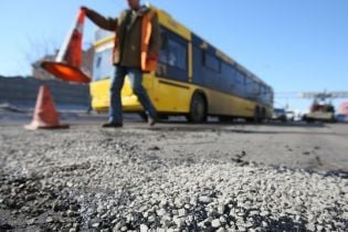 В Харькове коммунальщиков разоблачили в системном воровстве на ремонте дорог