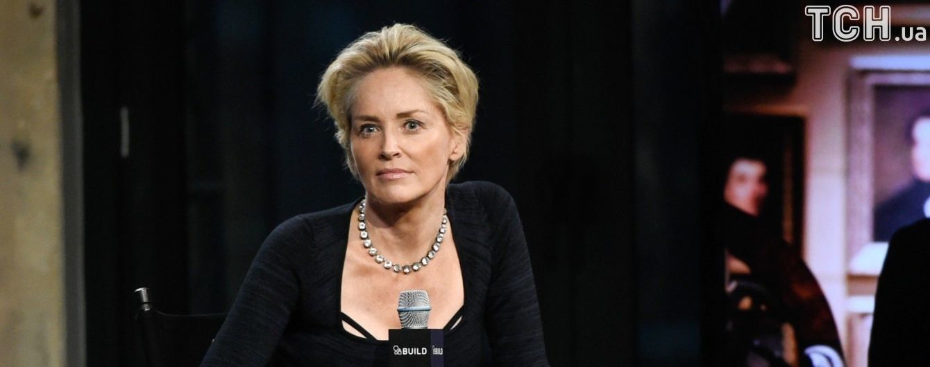 59-летняя Шэрон Стоун подстриглась под "мальчика"