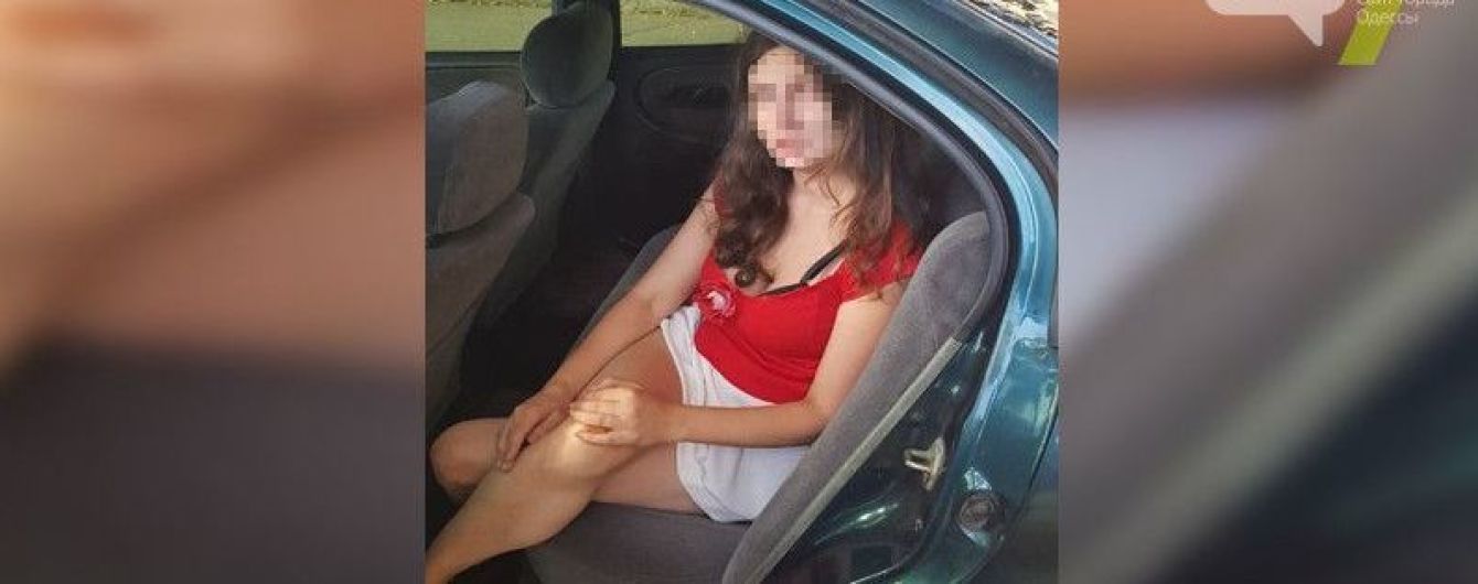 Я просто засмутилася: п’яна одеситка влетіла у дерево та лаялась із поліцією