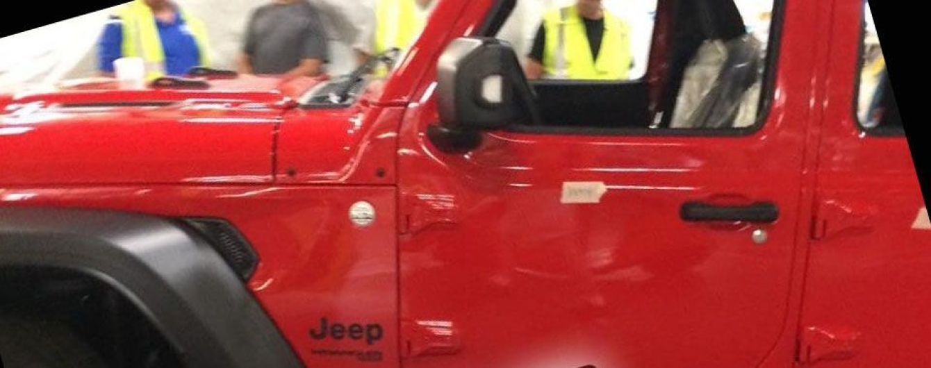 В США на заводе засняли новый Jeep Wrangler без камуфляжа