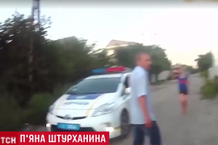 В Днепре четверо патрульных пострадали от выходок пьяного водителя и его подруги