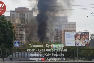 В Киеве на улице Львовской вспыхнул пожар