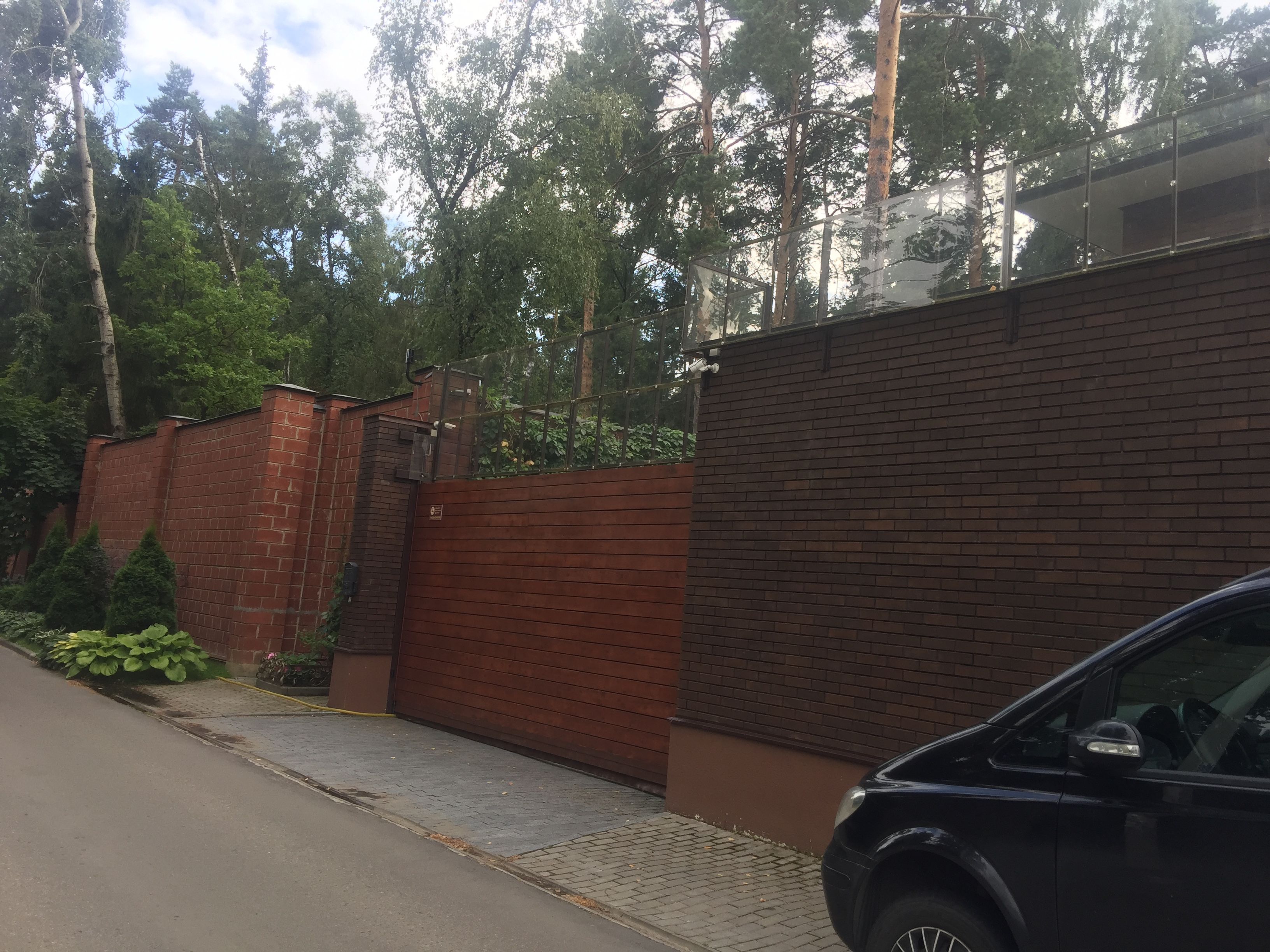 нібито будинок януковича в москві біля дома кобзона_7