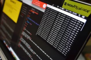 Исследователи обнаружили незащищенную базу данных с миллионом отпечатков пальцев, фото и именами