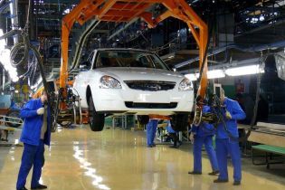 Американська General Motors продала свою останню частку в автозаводі в Росії
