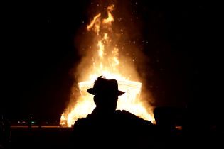 В США умер создатель культового фестиваля Burning Man
