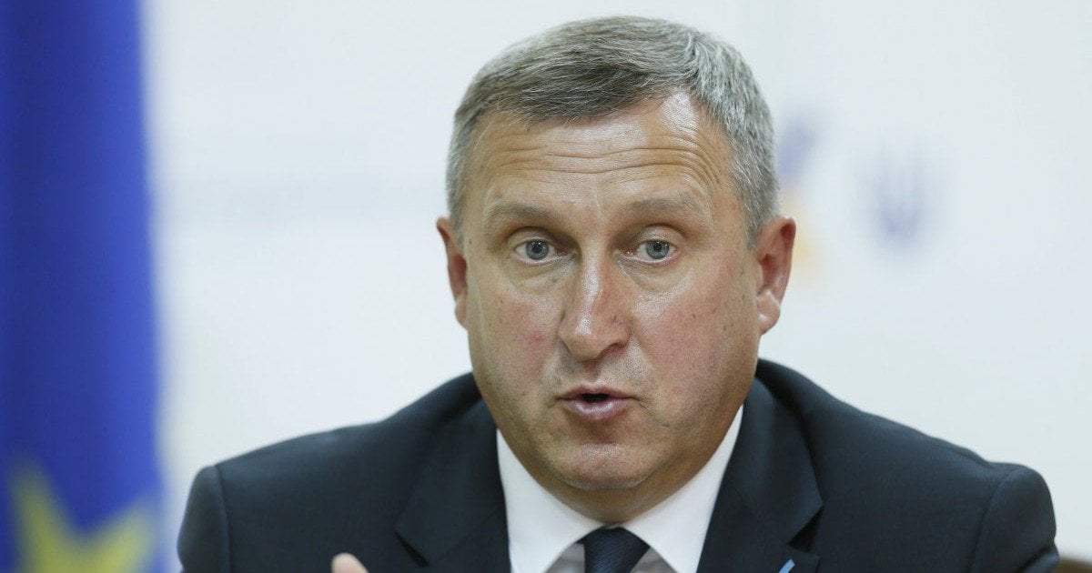 Посольство Украины направило Польше ноту за оскорбительные надписи на консульстве в Жешуве