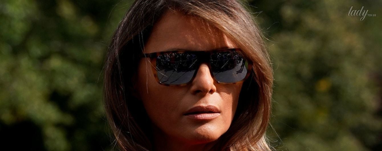 В красной рубашке и с сумкой Birkin: новый выход Мелании Трамп