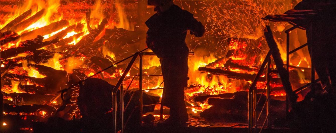 Пожар в лагере в Одессе: девочка спасла из огня 8 младших детей