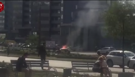 На Днепровской набережной в Киеве загорелось авто