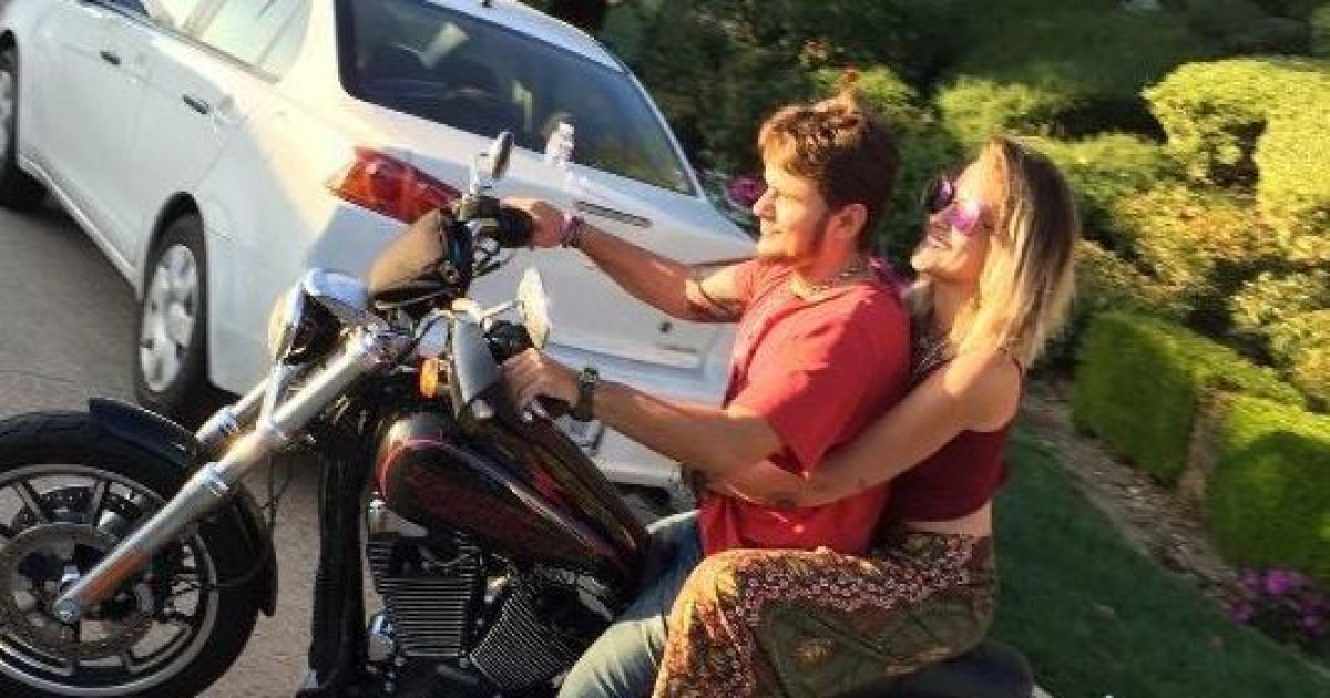Дочь и сын Джексона повеселились на свадьбе родственника