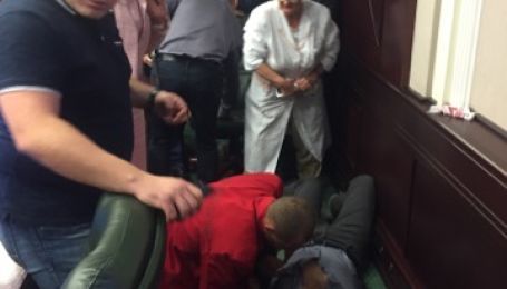 Глава Киевского облсовета обратилась к Порошенко после кровавой драки в ведомстве