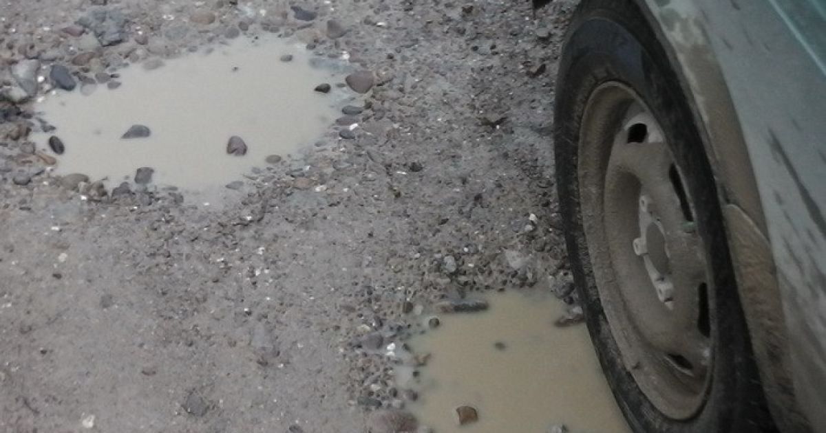 В буковинском селе разворовали деньги на ремонт дороги