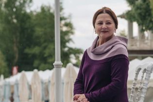 69-річна Ніна Матвієнко повисіла на тросах у спортзалі