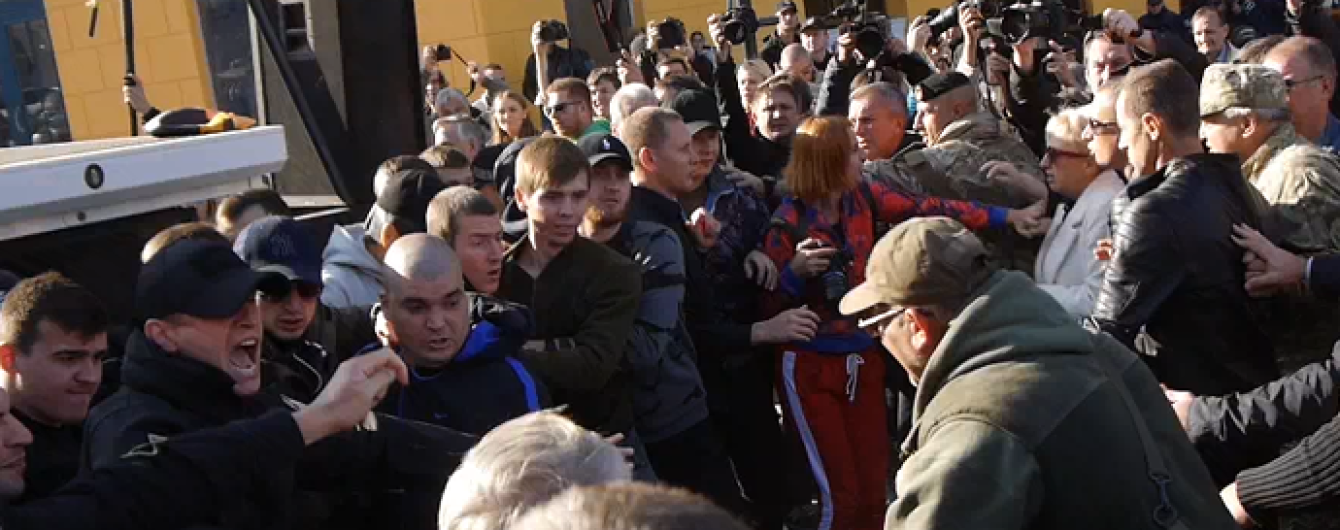 В Одесі прихильники Саакашвілі поштурхались з "тітушками"
