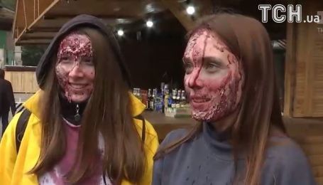 В Киеве забег с собаками конкурировал с марафоном "живых мертвецов"