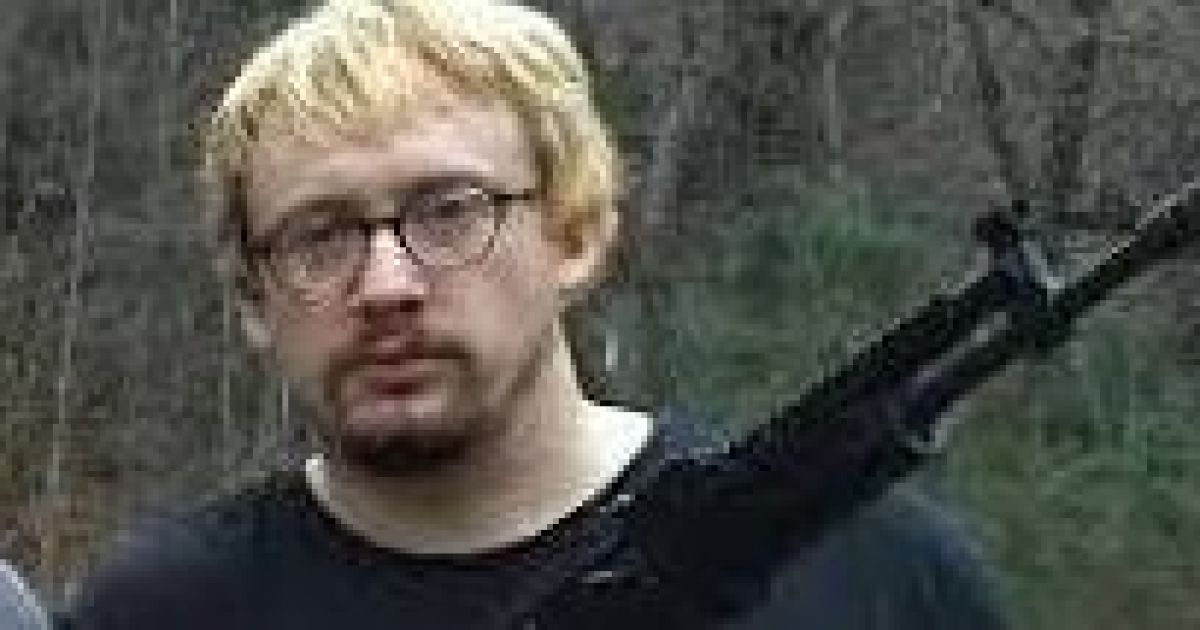 Вооруженный расист: в соцсетях публикуют фото предполагаемого стрелка в Лас-Вегасе