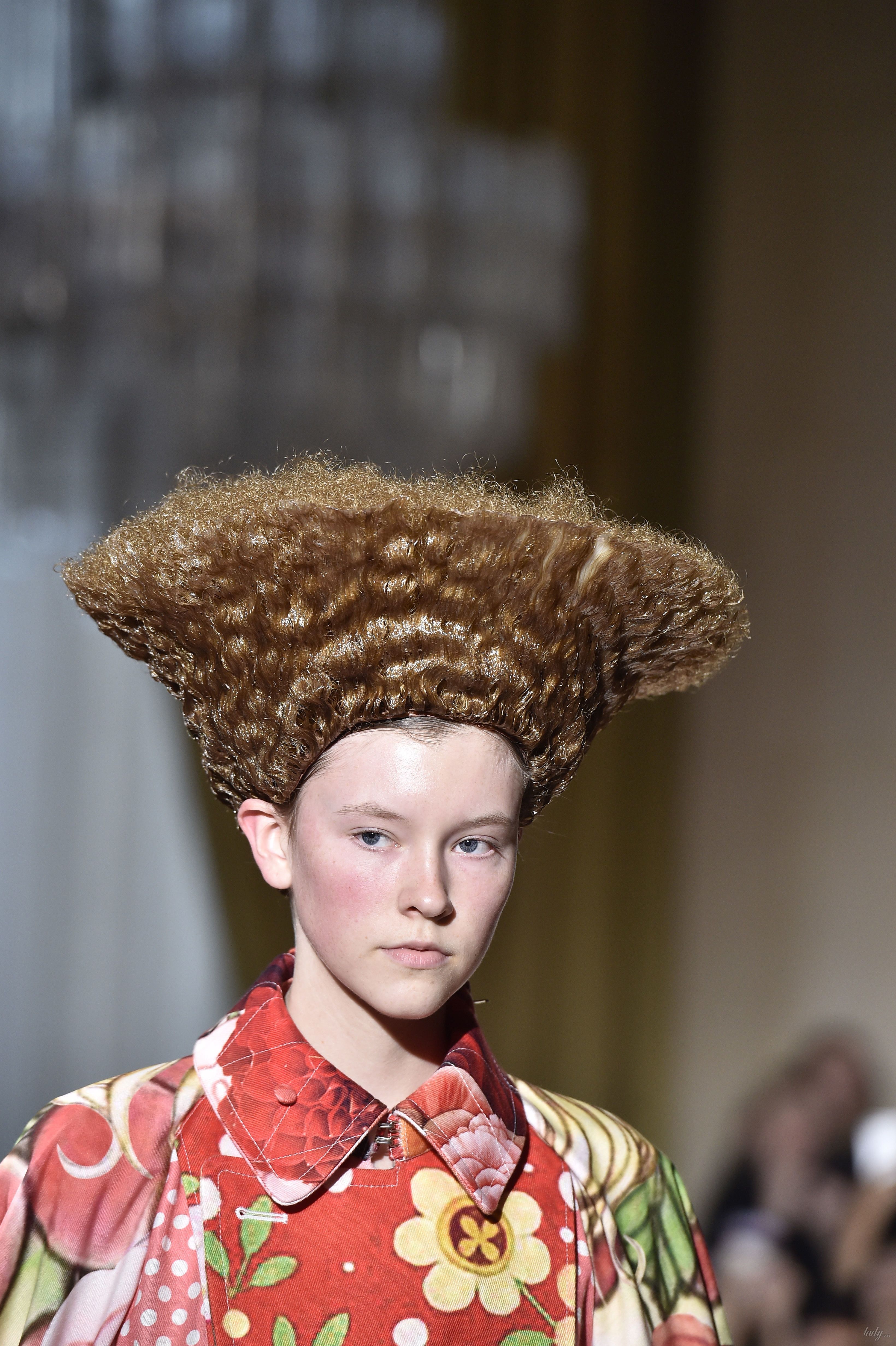 Показ Comme Des Garcons сезона весна-лето 2018_2