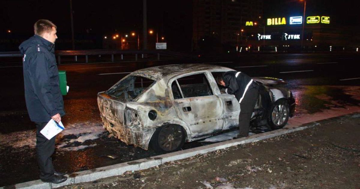 Ночью в Киеве горел Opel с литовскими номерами