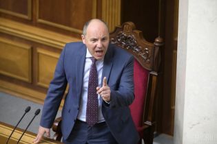 "Отойди от меня, нечисть". Парубий выгнал оппоблоковца Новинского с президиума парламента