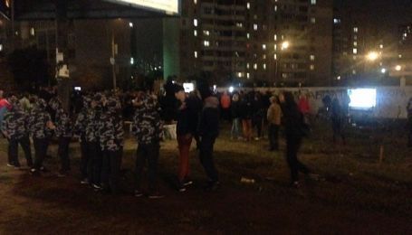 Суд запретил строительство на территории скандальной АЗС на столичных Позняках