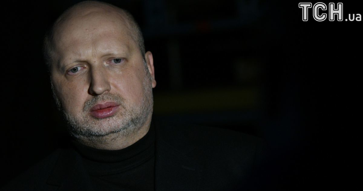 Турчинов розповів, що чекало на Януковича, якби той лишився в Україні