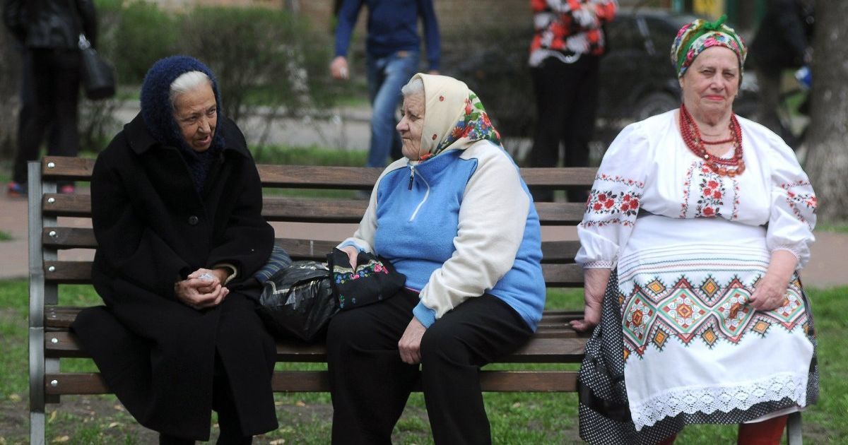 Особенности пенсионной реформы и неспокойная ночь в Киеве. Пять новостей, которые вы могли проспать