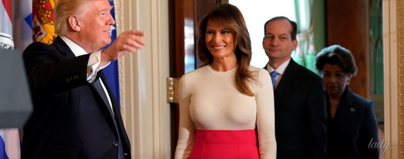 Слишком откровенно: Мелания Трамп надела на благотворительный вечер обтягивающее боди