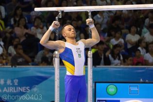 Украинский гимнаст Верняев завоевал "серебро" чемпионата мира