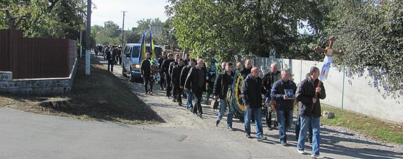 В Черкасской области попрощались со спасателем, которого три года назад похитили боевики в Донецке