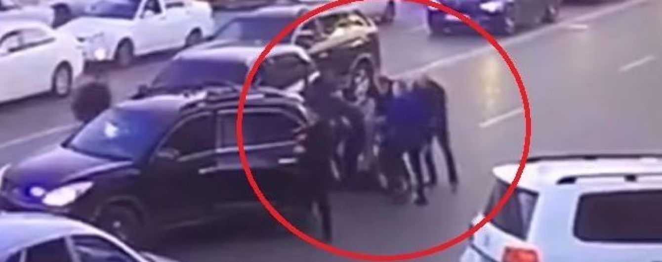 У Дагестані побили і викрали чоловіка, який не поступився кортежу міністра МВС