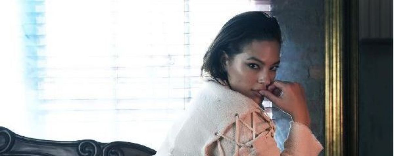 Після критики від фанів модель plus-size Ешлі Грем пояснила, навіщо виснажує себе у спортзалі